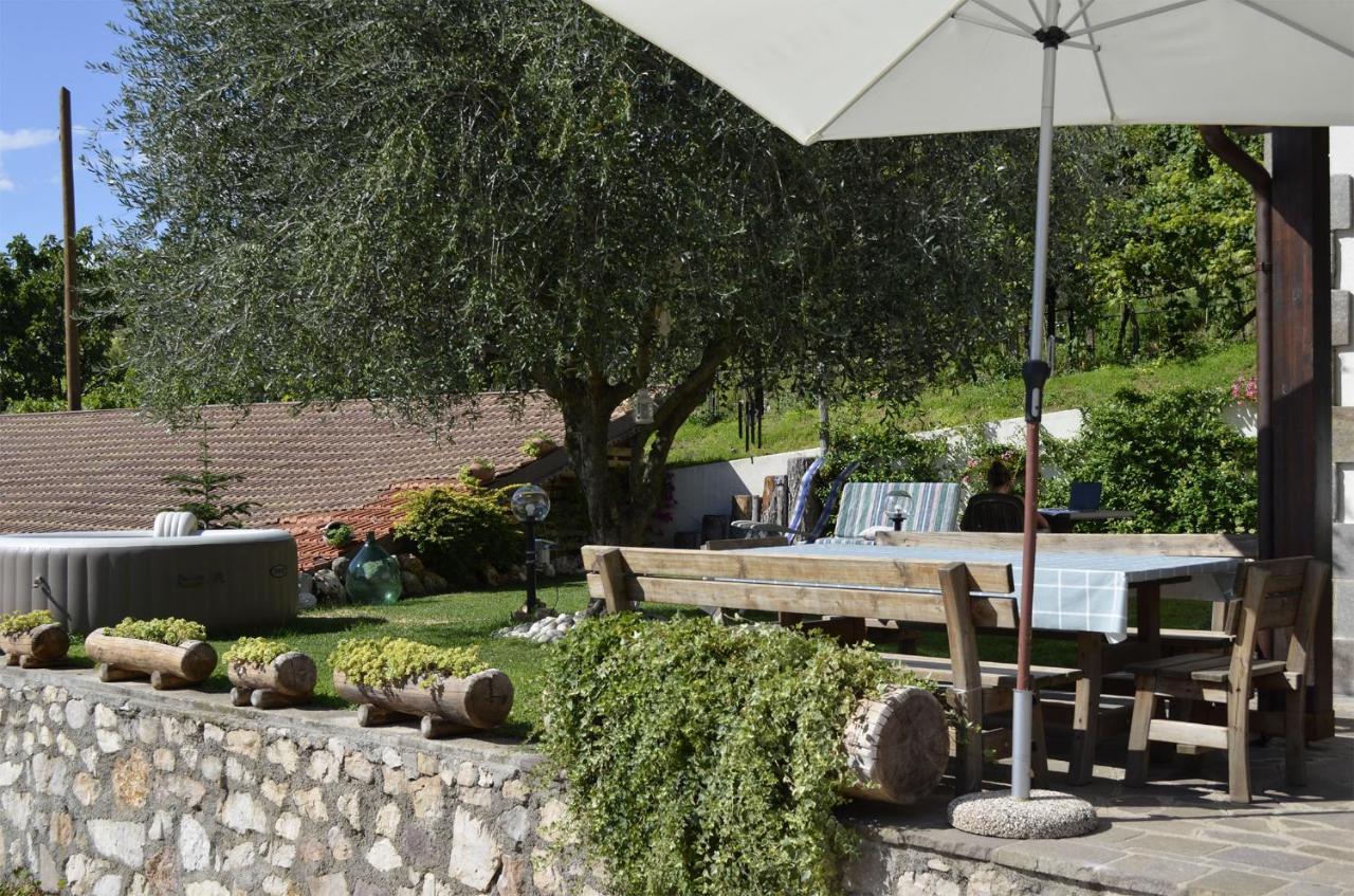 Ca Ulivi Bed & Breakfast Ala Bagian luar foto