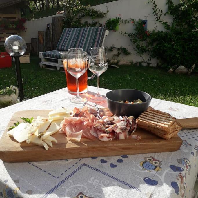 Ca Ulivi Bed & Breakfast Ala Bagian luar foto