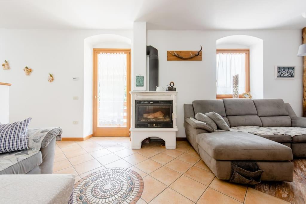 Ca Ulivi Bed & Breakfast Ala Bagian luar foto