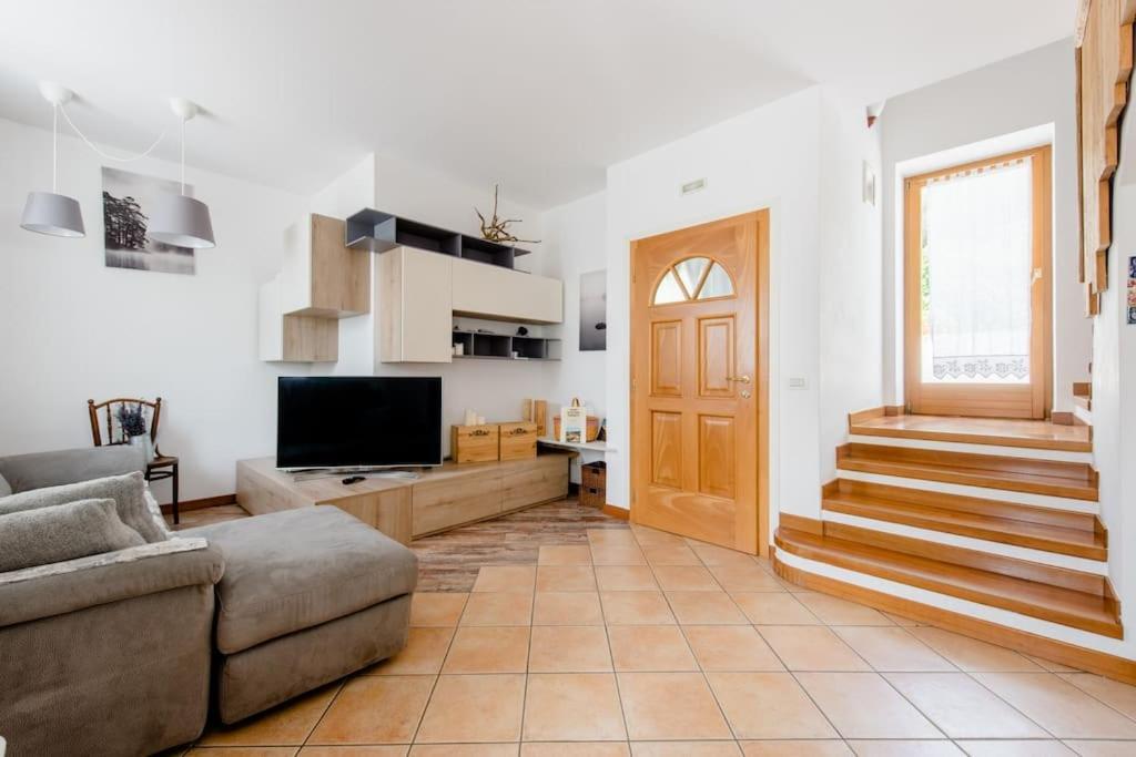 Ca Ulivi Bed & Breakfast Ala Bagian luar foto
