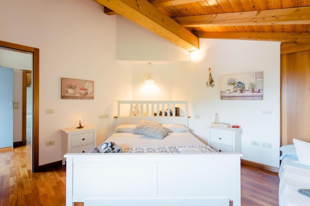 Ca Ulivi Bed & Breakfast Ala Bagian luar foto