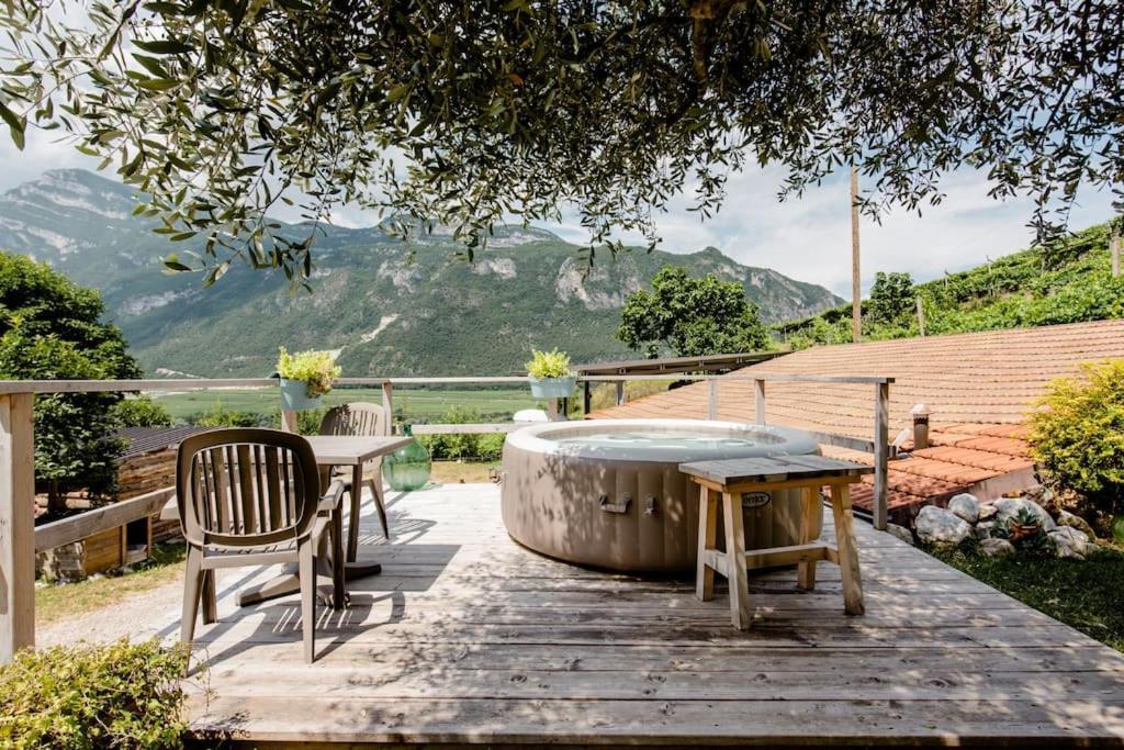 Ca Ulivi Bed & Breakfast Ala Bagian luar foto