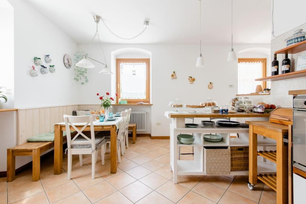 Ca Ulivi Bed & Breakfast Ala Bagian luar foto